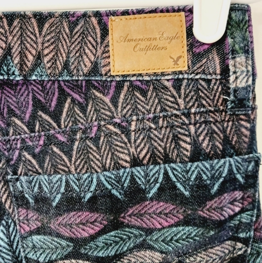 American Eagle Outfitters Leaf Patterned Jeggings… - image 4